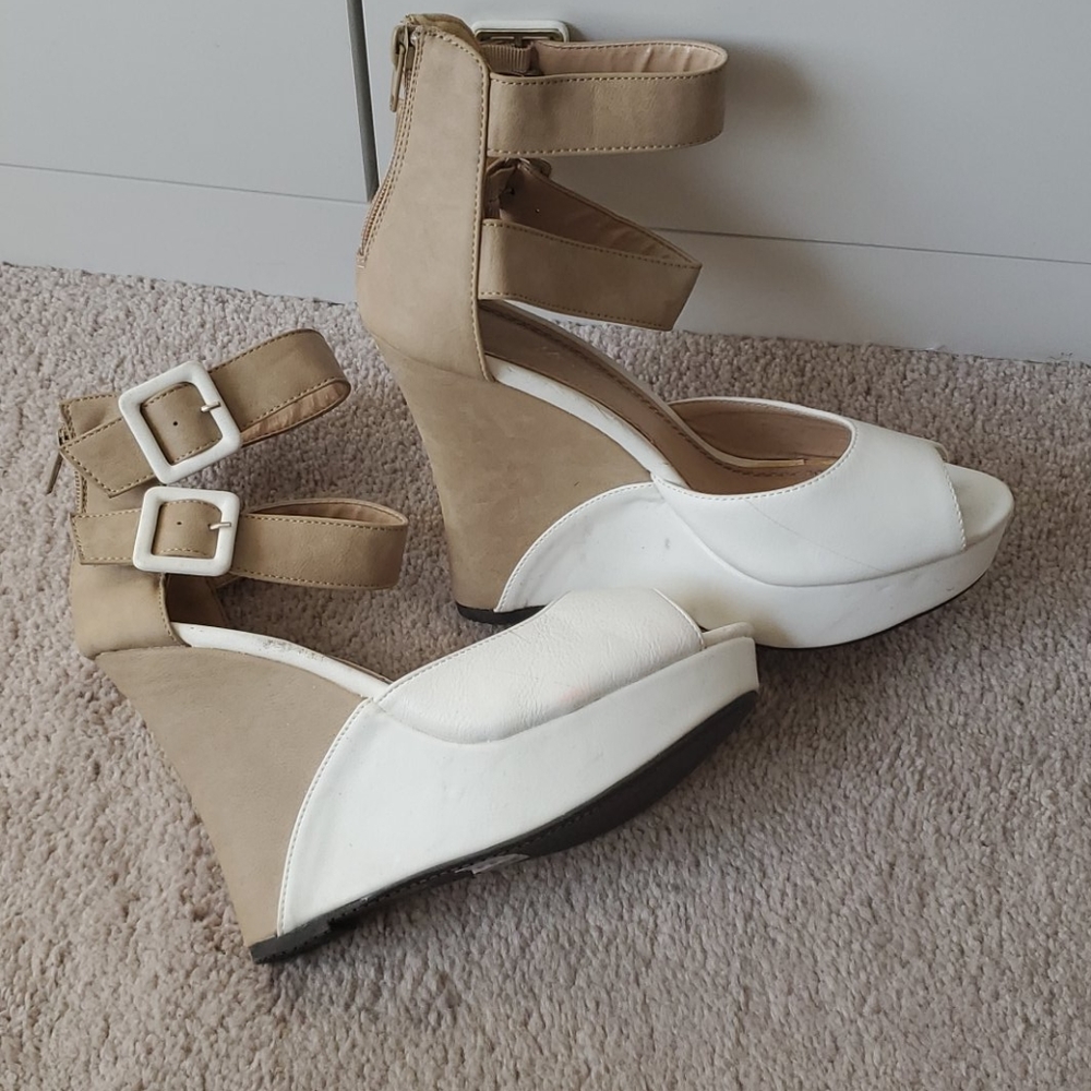 Two-Tone Wedge Sandles